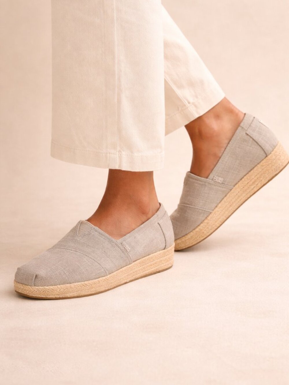 BOBS Skechers High Jinx Espadrille Wedge Slip-On Taupe Beige Size 8.5